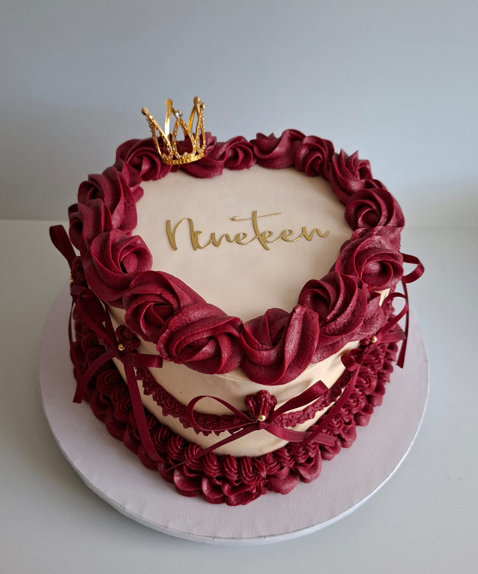 Heart cake by The Cake to your Heart